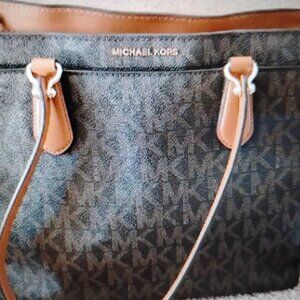 Michael Kors    Shoulder Tote with Leather Handles... Signature tote
